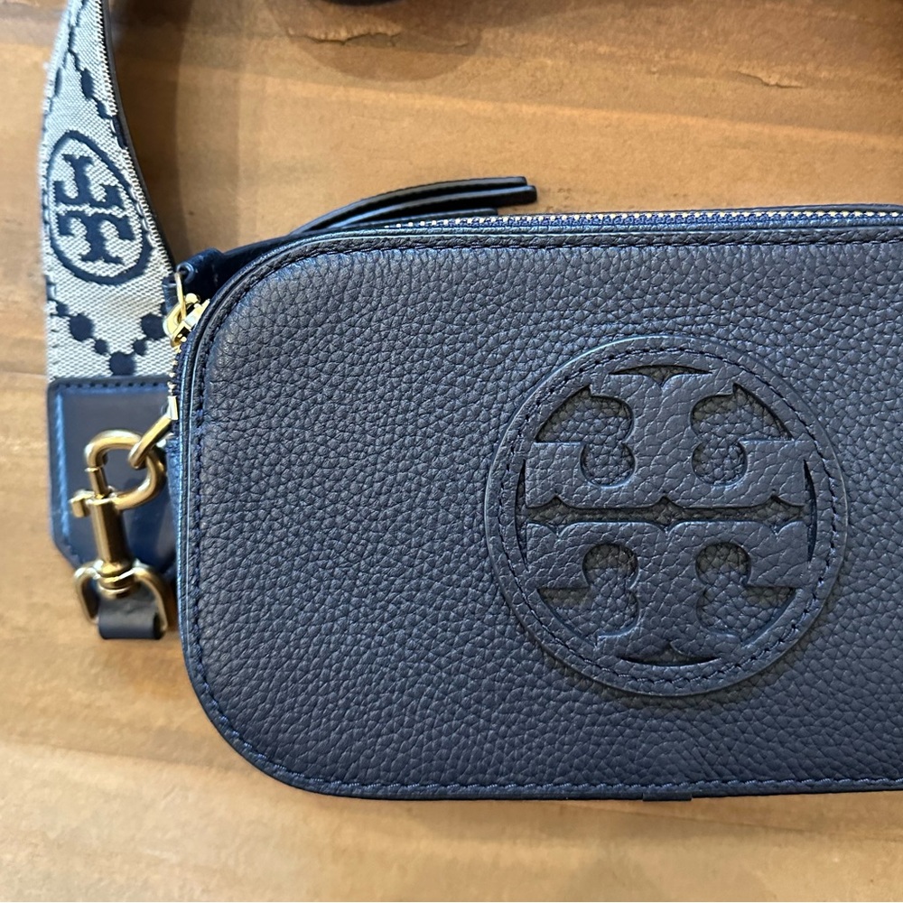 Tory Burch Black Crossbody Bag - Picture 15 of 16